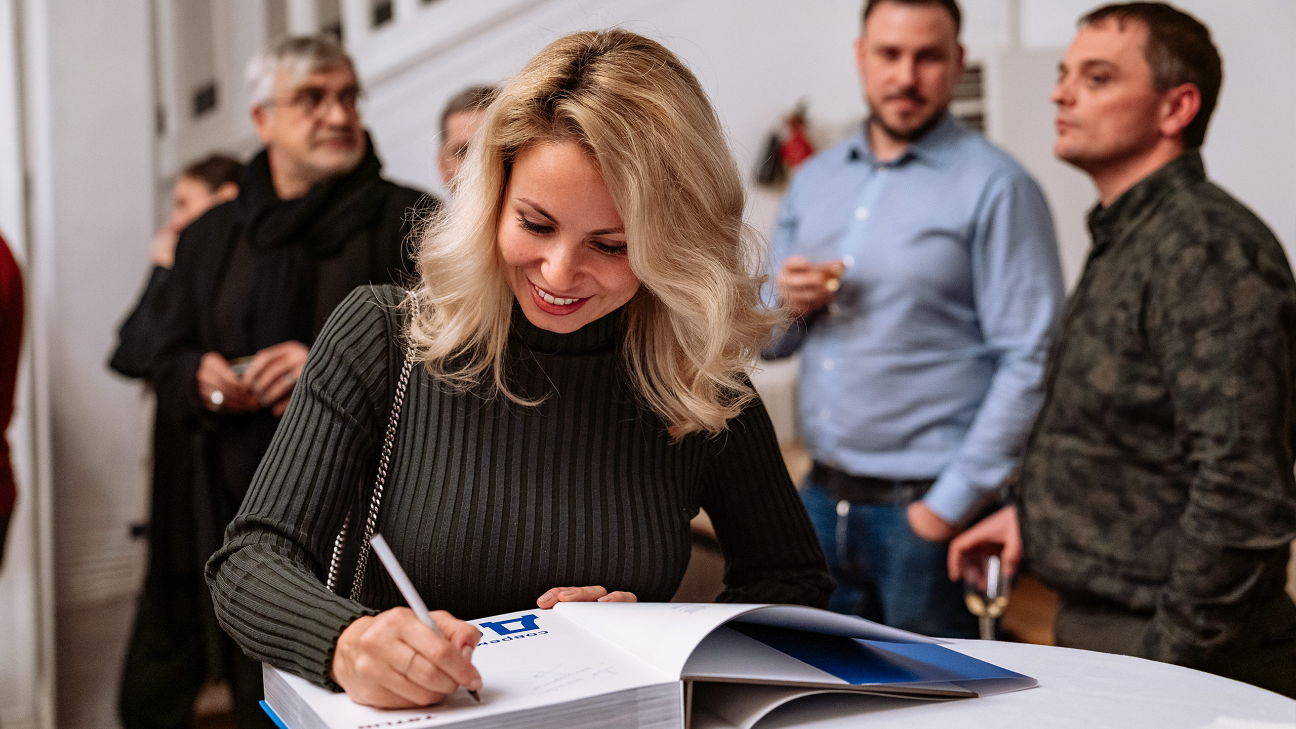 Светильники TATLIN СОВРЕМЕННЫЕ ЧАСТНЫЕ ДОМА